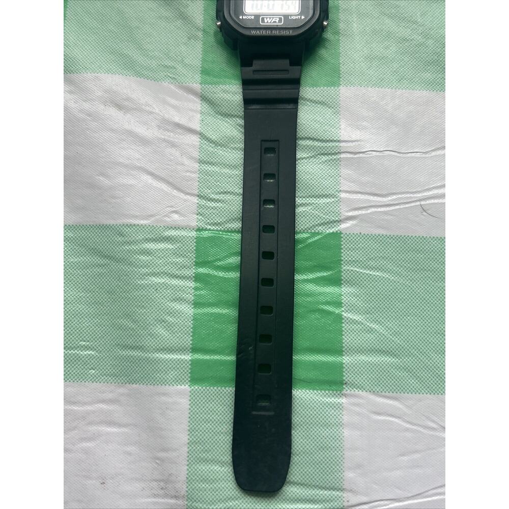 Casio Illuminator Women’s Watch - Picture 4 of 9